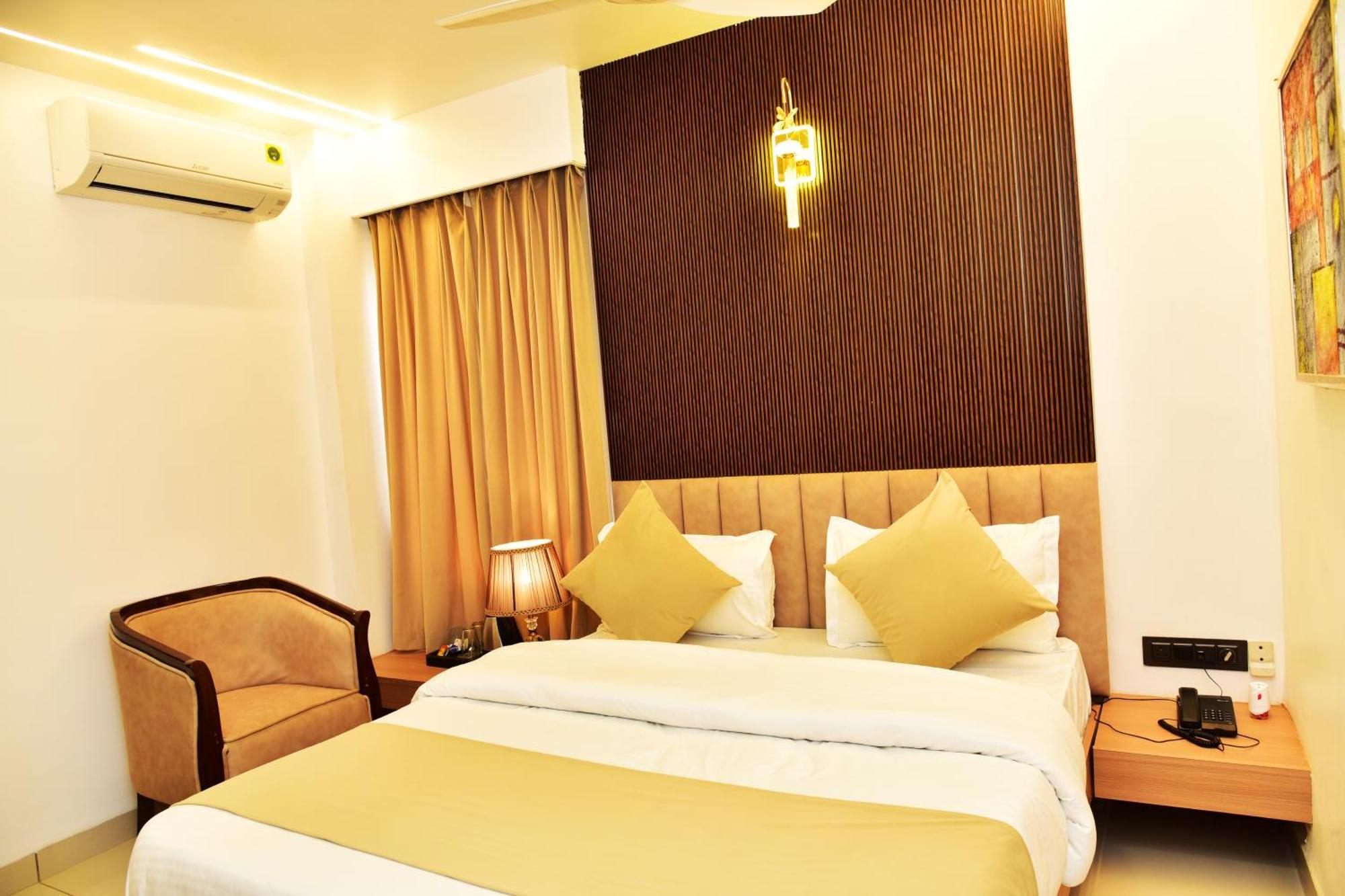 Hotel Divine Peak Pachmarhī エクステリア 写真
